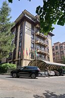 Monday Royal Apart Hotel