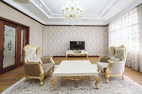 Monday Royal Apart Hotel