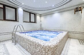 Monday Royal Apart Hotel