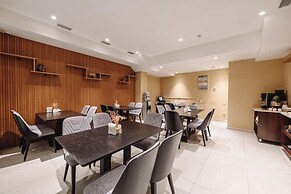Monday Royal Apart Hotel