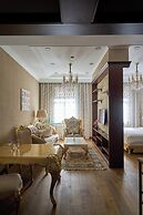 Monday Royal Apart Hotel
