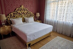 Monday Royal Apart Hotel