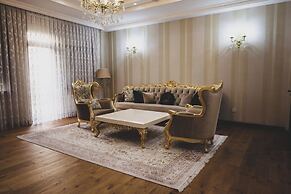 Monday Royal Apart Hotel