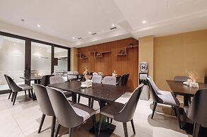 Monday Royal Apart Hotel