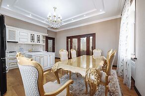 Monday Royal Apart Hotel