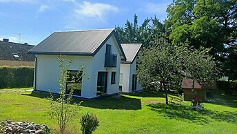 New, Comfortable Holiday Home by the sea