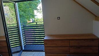New, Comfortable Holiday Home by the sea
