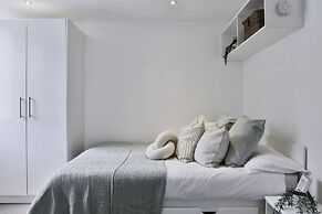Student Only Picturehouse Apartments