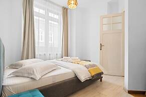 Central Golden Residences - in Old Town