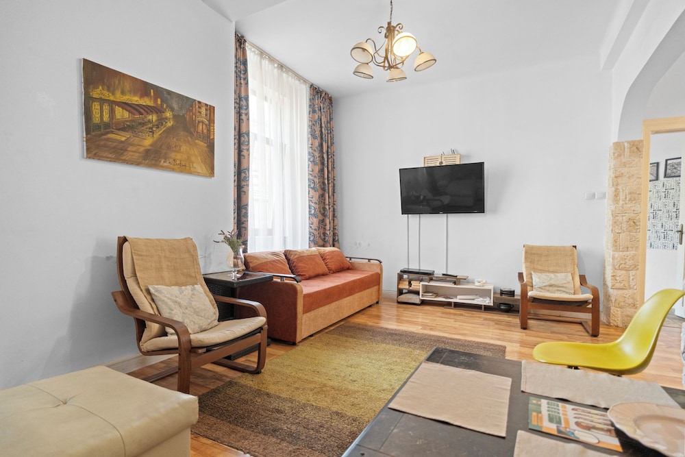 Central Golden Residences - in Old Town