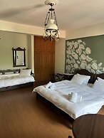 Aristarchos Lodge