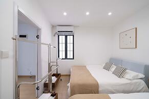 Book and Bed - Xujiahui