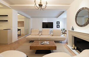Book and Bed - Xujiahui