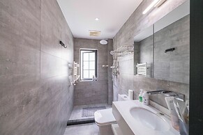 Book and Bed - Xujiahui