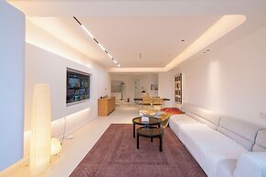Book and Bed - Xujiahui