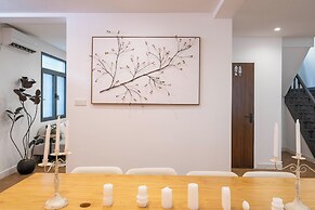 Book and Bed - Xujiahui
