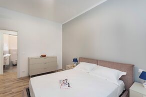 Quinto Modern Flat by Wonderful Italy