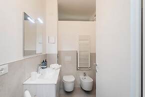 Quinto Modern Flat by Wonderful Italy
