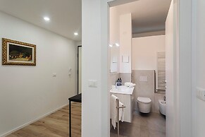 Quinto Modern Flat by Wonderful Italy