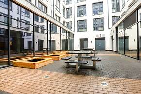 Student Only Market Quarter