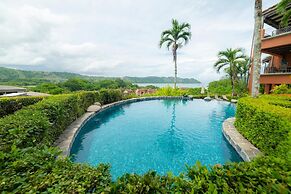 Montebello 2E 3bdrm 3bath Ocean View