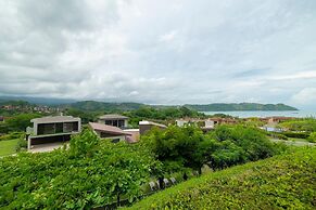 Montebello 2E 3bdrm 3bath Ocean View