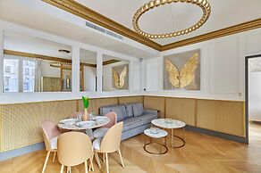 Superb AC- 1bdr Ave Montaigne - Arc de Triomphe by Studio Prestige