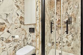 Superb AC- 1bdr Ave Montaigne - Arc de Triomphe by Studio Prestige