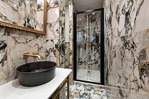 Superb AC- 1bdr Ave Montaigne - Arc de Triomphe by Studio Prestige