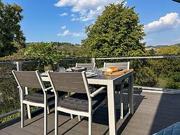 Moderne Ferienwohnung mit Balkon in Zuschen