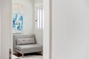 Villa Eastern Edge by Homie