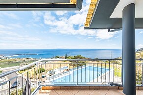 Villa Eastern Edge by Homie