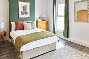 Host Stay Bishop House