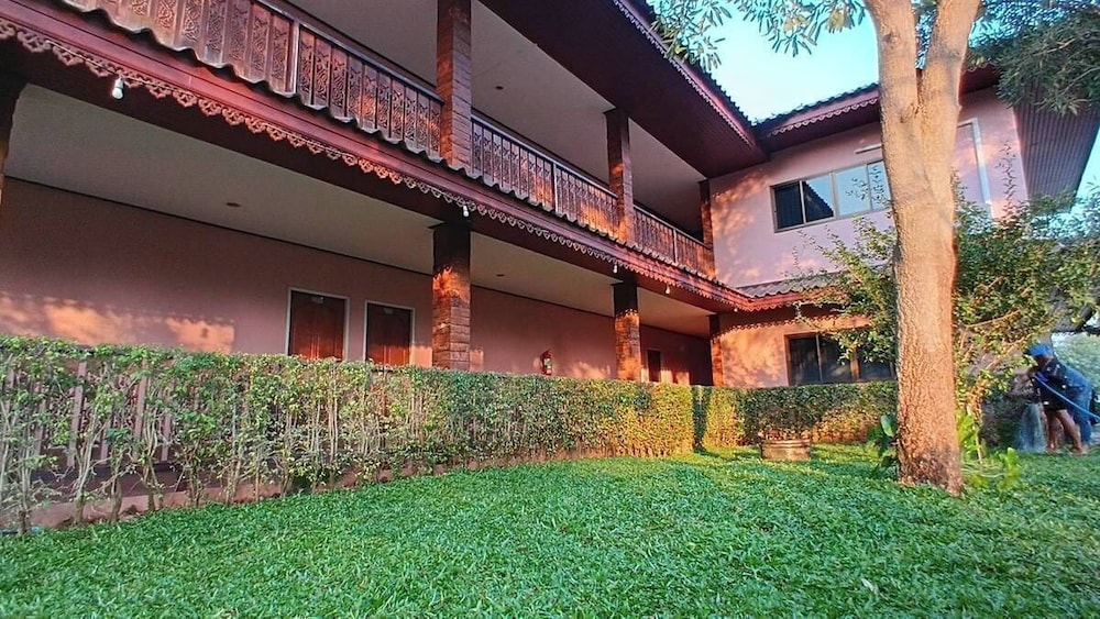 Sukhothai Grand Hotel and Landmark