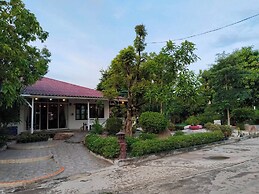 Sukhothai Grand Hotel and Landmark