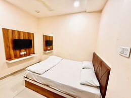 Hotel Apple Palace - Prime Located