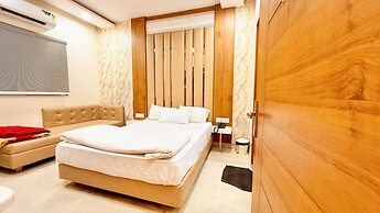 Hotel Apple Palace - Prime Located