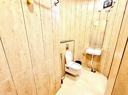 Hotel Apple Palace - Prime Located