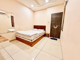 Hotel Apple Palace - Prime Located