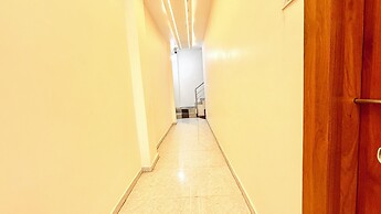 Hotel Apple Palace - Prime Located