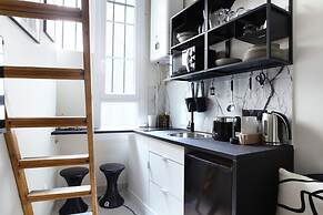 Cozy Studio With Loft Bed - Center of Paris