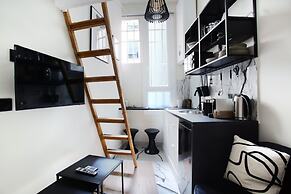Cozy Studio With Loft Bed - Center of Paris