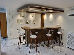 Charming Amman Apartment With Security and Modern Amenities