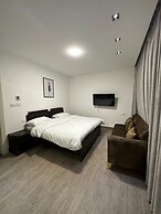 Charming Apartment With Modern