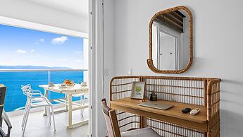 Stylish Beachfront 2BR Balcony Sunsets Pools