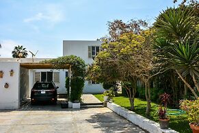w Modern 5BR With Private Pool in Paracas