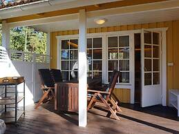 6 Person Holiday Home in Stromstad
