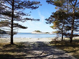 6 Person Holiday Home in Stromstad