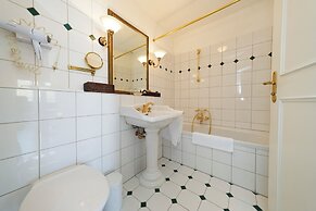 Hofgut Albführen - Hotel & Restaurant