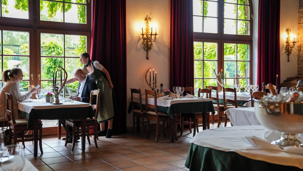 Hofgut Albführen - Hotel & Restaurant